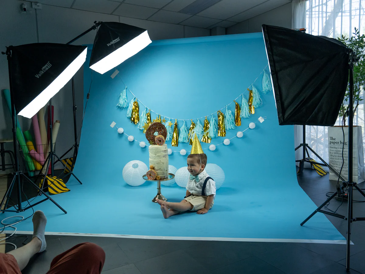 نورپردازی | عکاسی از کودکان | اصول نورپردازی عکاسی | عکاسی حرفهای از کودکان | تکنیکهای نورپردازی | عکاسی در آتلیه کودک | نور طبیعی در عکاسی | نورپردازی استودیویی | آموزش عکاسی کودکان | تجهیزات نورپردازی عکاسی | عکاسی فضای باز | آتلیه عکاسی کودک تیرشات | بهترین آتلیه کودک تهران | تکنیکهای حرفهای عکاسی | نورپردازی در عکاسی پرتره | نکات عکاسی از کودکان