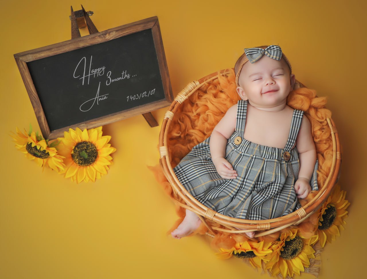 زیر 1 سال | عکاسی کودک زیر 1 سال | زیر یک سال | عکاسی نوزاد در استودیو تیرشات | عکاسی نوزاد | عکس نوزاد | بهترین آتلیه کودک در تهران | بهترین آتلیه عکاسی کودک در تهران | آتلیه کودک در چیتگر | عکس نوزادی | بهترین آتلیه نوزاد تهران