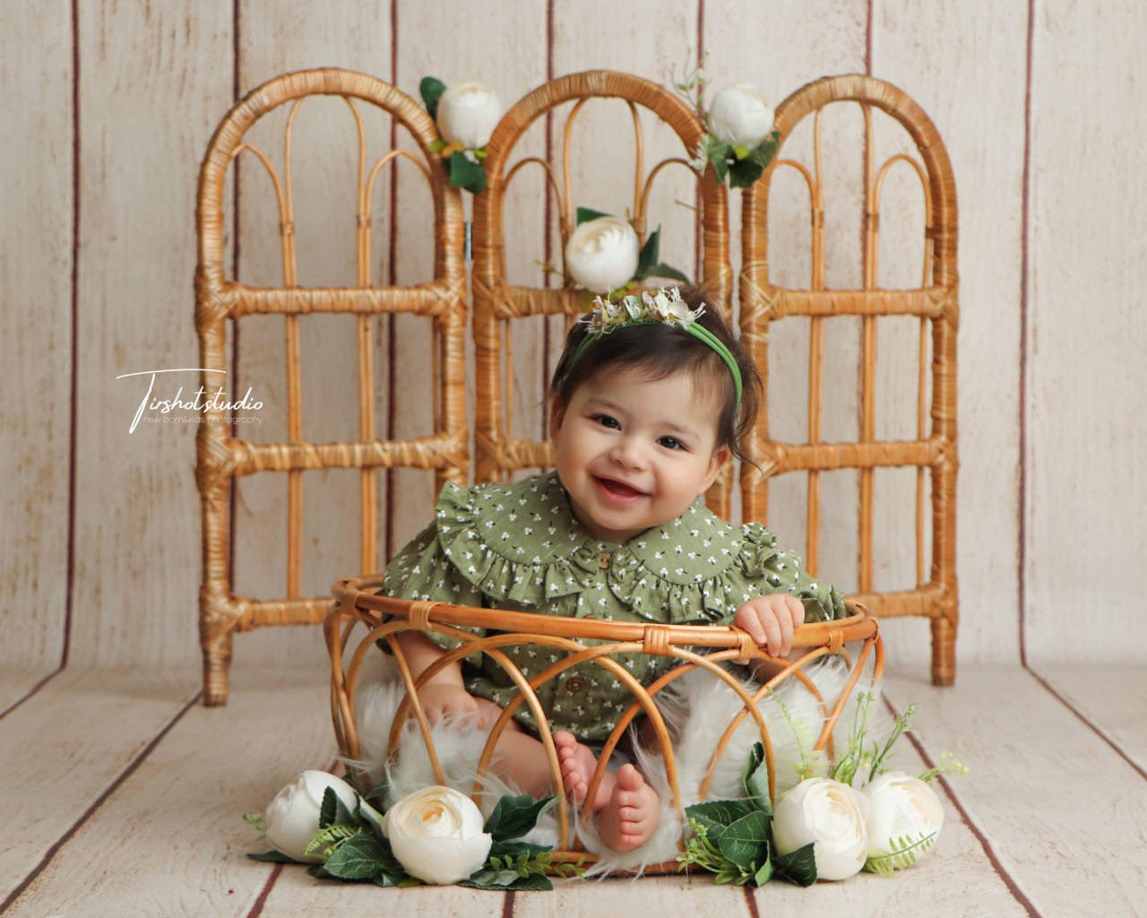زیر 1 سال | عکاسی کودک زیر 1 سال | زیر یک سال | عکاسی نوزاد در استودیو تیرشات | عکاسی نوزاد | عکس نوزاد | بهترین آتلیه کودک در تهران | بهترین آتلیه عکاسی کودک در تهران | آتلیه کودک در چیتگر | عکس نوزادی | بهترین آتلیه نوزاد تهران