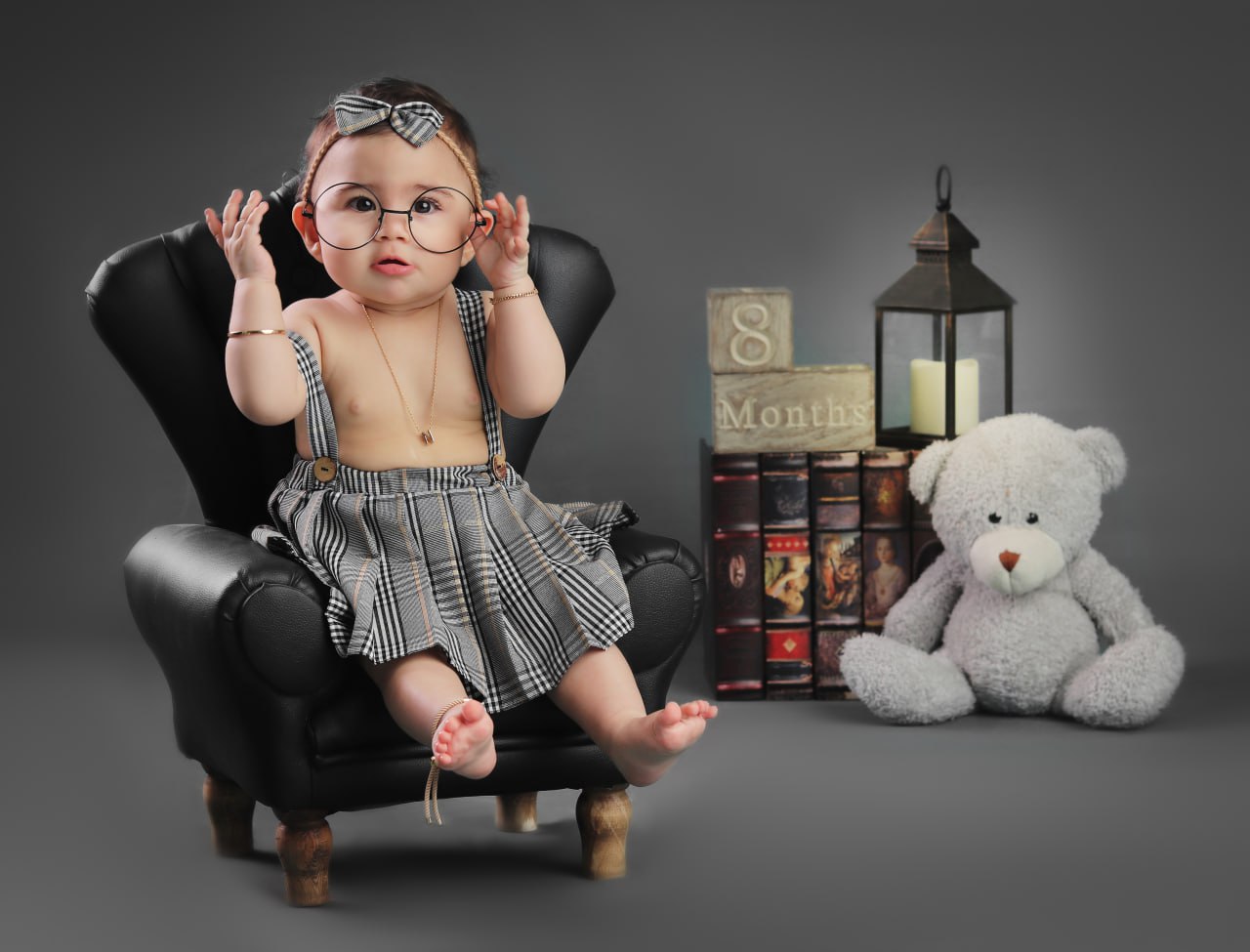 زیر 1 سال | عکاسی کودک زیر 1 سال | زیر یک سال | عکاسی نوزاد در استودیو تیرشات | عکاسی نوزاد | عکس نوزاد | بهترین آتلیه کودک در تهران | بهترین آتلیه عکاسی کودک در تهران | آتلیه کودک در چیتگر | عکس نوزادی | بهترین آتلیه نوزاد تهران