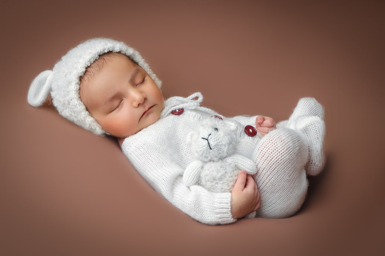 مزایا و معایب عکاسی نوزاد در منزل | عکاسی نوزاد | عکاسی نوزاد در منزل | بهترین آتلیه کودک تهران | آتلیه کودک تیرشات | قیمت عکاسی کودک