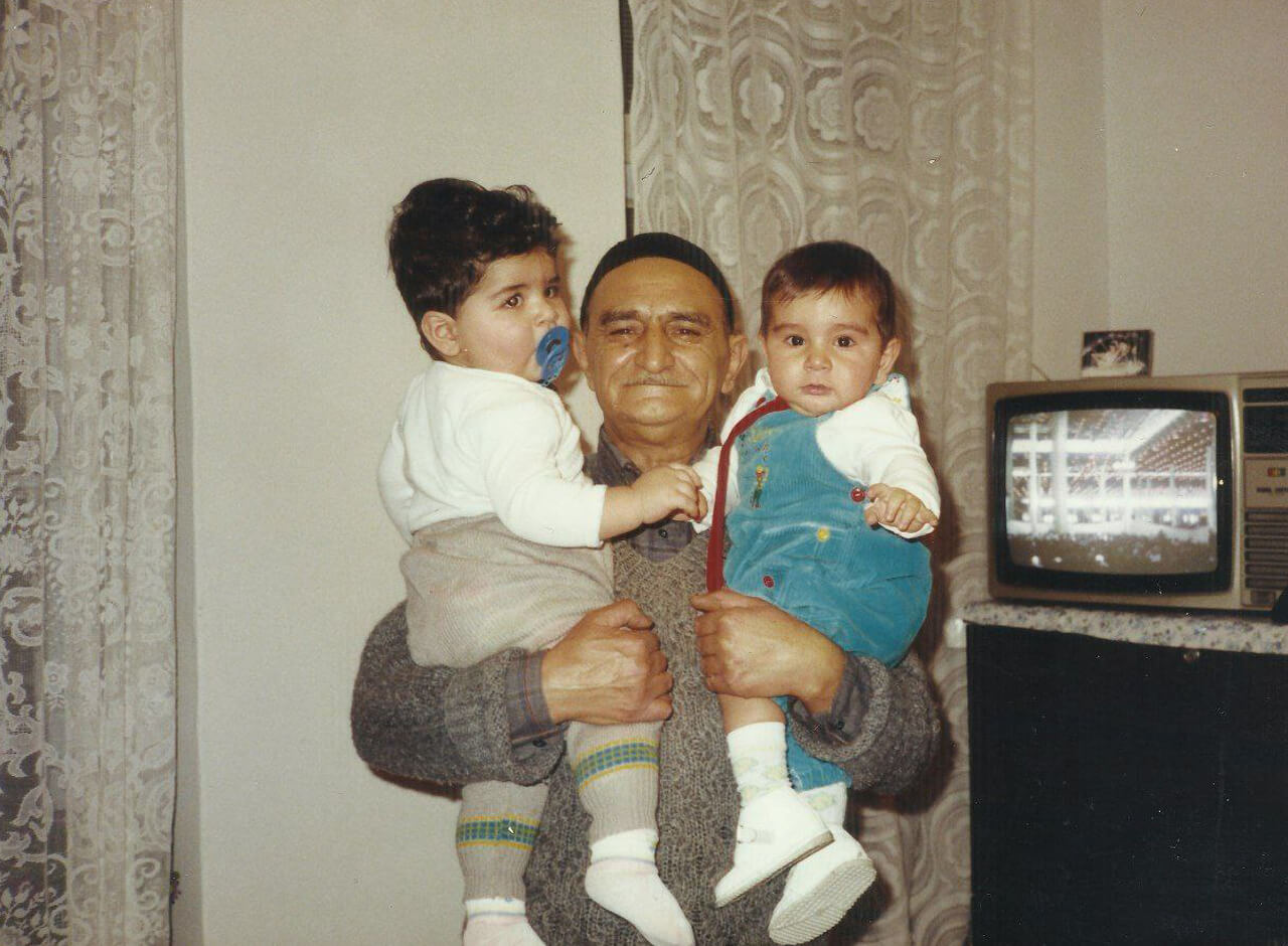 عکاسی خانوادگی | بهترین آتلیه کودک تهران | عکاسی کودک | عکاسی نوزاد | عکس کودک | عکس نوزاد | آتلیه کودک غرب تهران | آتلیه کودک تیرشات | بهترین آتلیه کودک غرب تهران | عکس خانوادگی