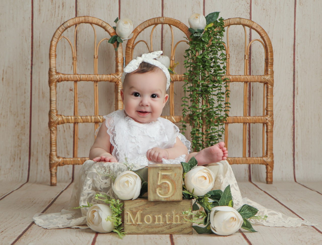 زیر 1 سال | عکاسی کودک زیر 1 سال | زیر یک سال | عکاسی نوزاد در استودیو تیرشات | عکاسی نوزاد | عکس نوزاد | بهترین آتلیه کودک در تهران | بهترین آتلیه عکاسی کودک در تهران | آتلیه کودک در چیتگر | عکس نوزادی | بهترین آتلیه نوزاد تهران