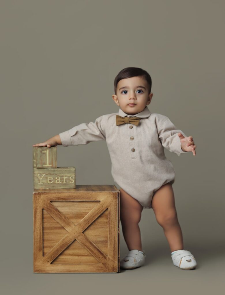 آتلیه کودک تیرشات | آتلیه کودک در چیتگر | دکور هواپیما | بهترین آتلیه کودک تهران | تم هواپیما | آتلیه کودک | تم تولد | هواپیما چوبی | آتلیه کودک منطقه 22 | best child photography in tehran | دکور تولد هواپیما | تم تولد هواپیما | child photography | دکور پسرونه