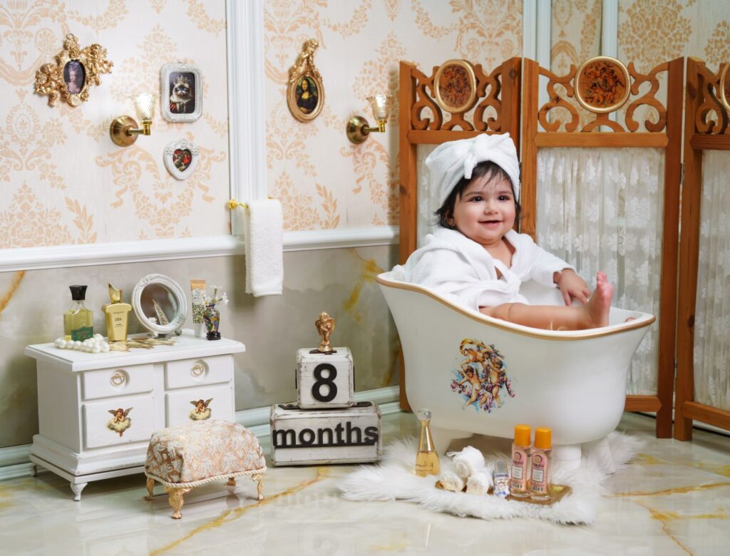 حمام سلطنتی؛ لوکس‌ترین دکور عکاسی کودک در آتلیه تیرشات | زیر 1 سال | عکاسی کودک زیر 1 سال | زیر یک سال | عکاسی نوزاد در استودیو تیرشات | عکاسی نوزاد | عکس نوزاد | بهترین آتلیه کودک در تهران | بهترین آتلیه عکاسی کودک در تهران | آتلیه کودک در چیتگر | عکس نوزادی | بهترین آتلیه نوزاد تهران | حمام سلطنتی | Royal bath