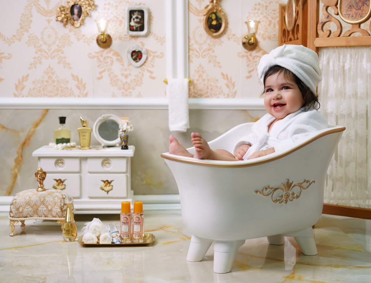 photo_2025-09-26_21-57-40 حمام سلطنتی؛ لوکسترین دکور عکاسی کودک در آتلیه تیرشات | زیر 1 سال | عکاسی کودک زیر 1 سال | زیر یک سال | عکاسی نوزاد در استودیو تیرشات | عکاسی نوزاد | عکس نوزاد | بهترین آتلیه کودک در تهران | بهترین آتلیه عکاسی کودک در تهران | آتلیه کودک در چیتگر | عکس نوزادی | بهترین آتلیه نوزاد تهران | حمام سلطنتی | Royal bath