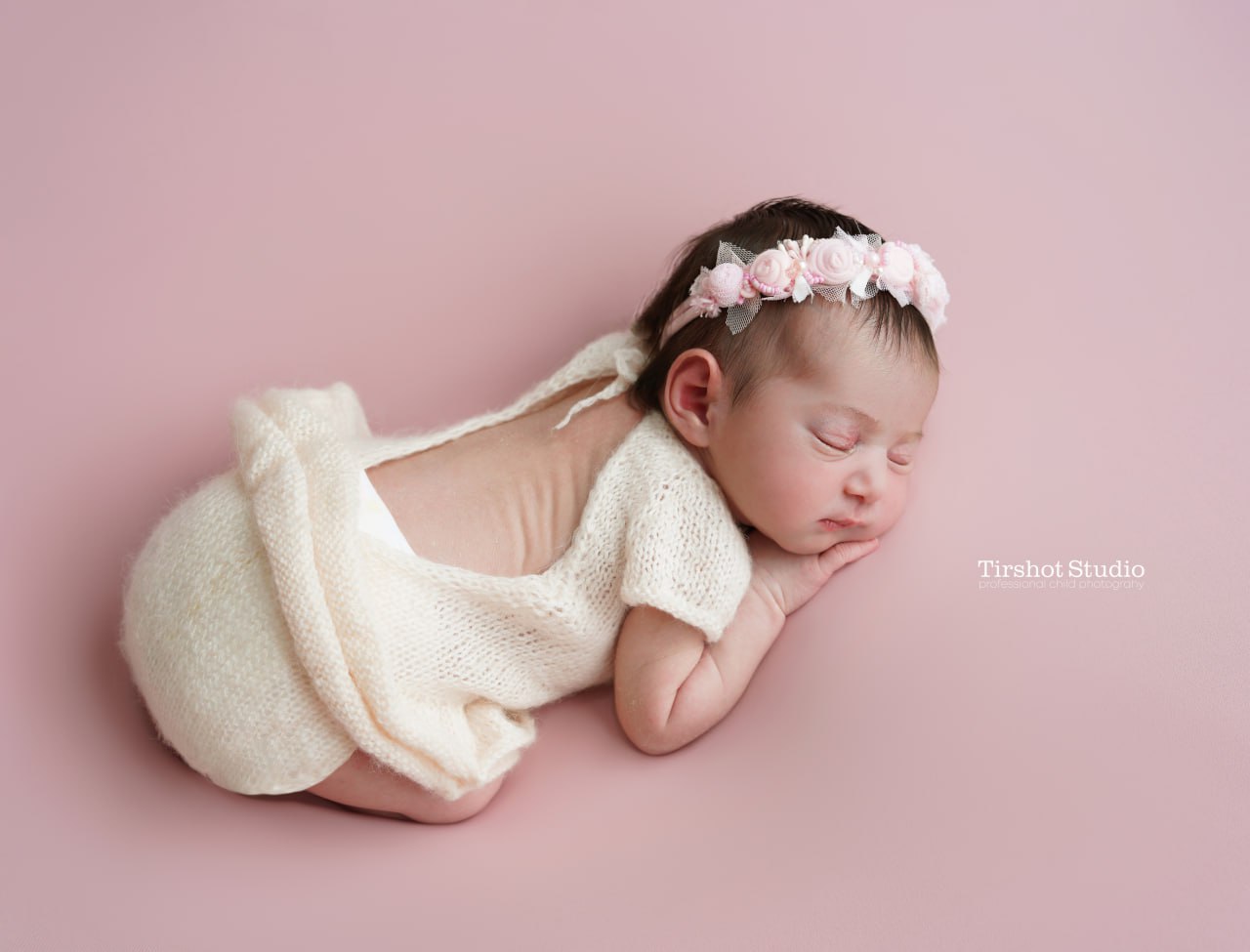 photo 2025 10 21 17 08 29 | آتلیه کودک تیرشات زیر 1 سال | عکاسی کودک زیر 1 سال | زیر یک سال | عکاسی نوزاد در استودیو تیرشات | عکاسی نوزاد | عکس نوزاد | بهترین آتلیه کودک در تهران | بهترین آتلیه عکاسی کودک در تهران | آتلیه کودک در چیتگر | عکس نوزادی | بهترین آتلیه نوزاد تهران