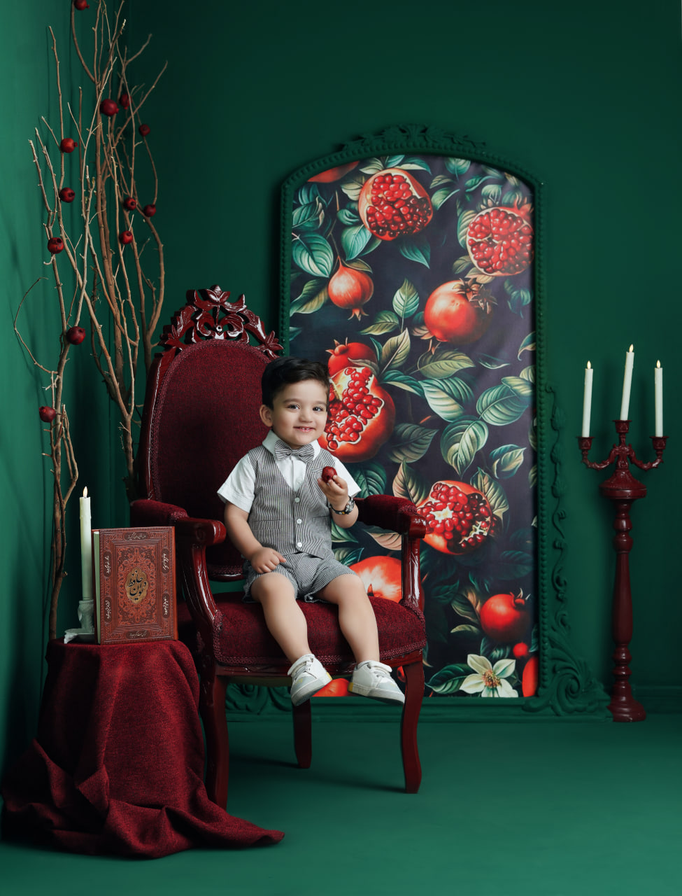 دکور یلدا ۱۴۰۴ | دکور شب یلدا 1404 | عکاسی کودک با دکور یلدا | عکاسی خانوادگی با دکور یلدا |شب یلدا 1404 |