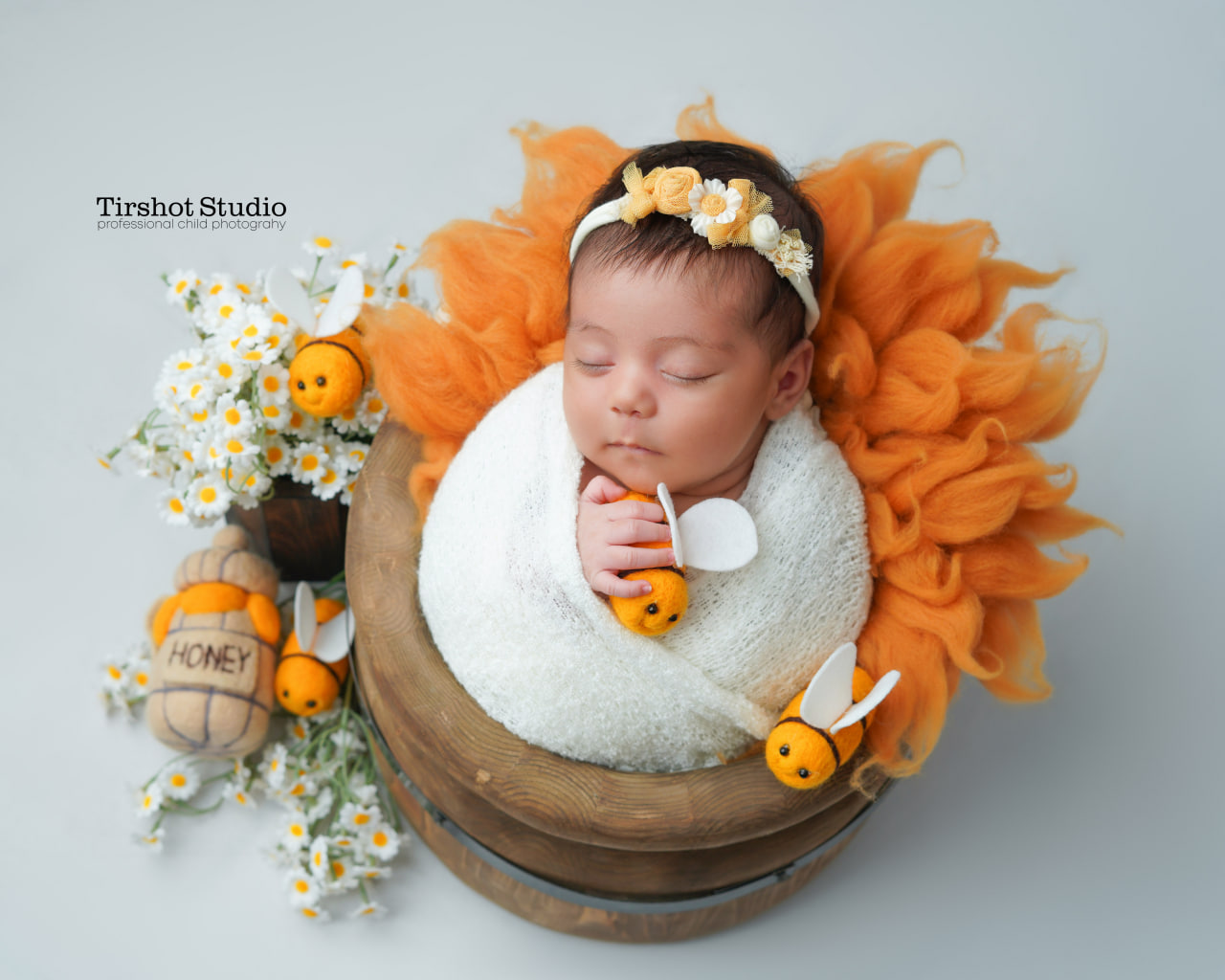 زیر 1 سال | عکاسی کودک زیر 1 سال | زیر یک سال | عکاسی نوزاد در استودیو تیرشات | عکاسی نوزاد | عکس نوزاد | بهترین آتلیه کودک در تهران | بهترین آتلیه عکاسی کودک در تهران | آتلیه کودک در چیتگر | عکس نوزادی | بهترین آتلیه نوزاد تهران