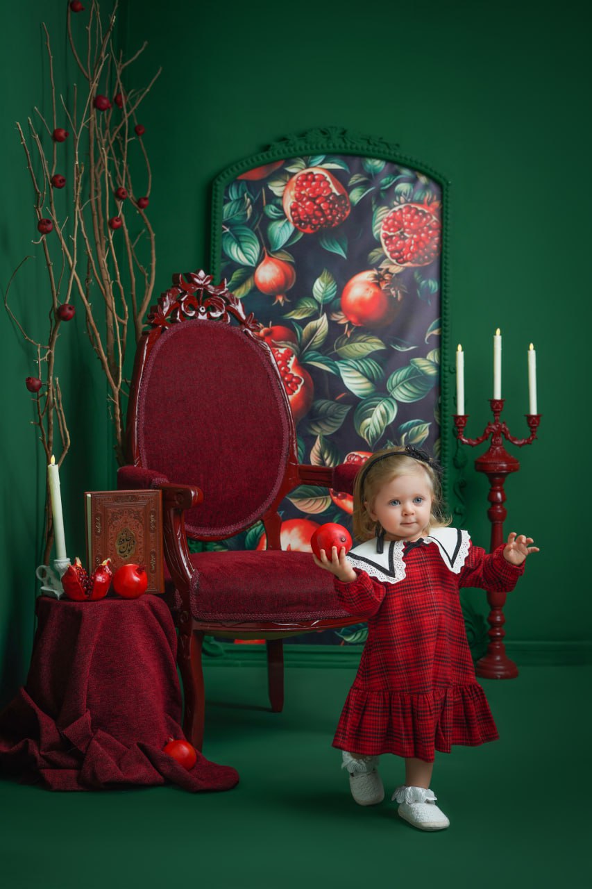 photo_2025-11-15_13-32-46 دکور یلدا ۱۴۰۴ | دکور شب یلدا 1404 | عکاسی کودک با دکور یلدا | عکاسی خانوادگی با دکور یلدا |شب یلدا 1404 |