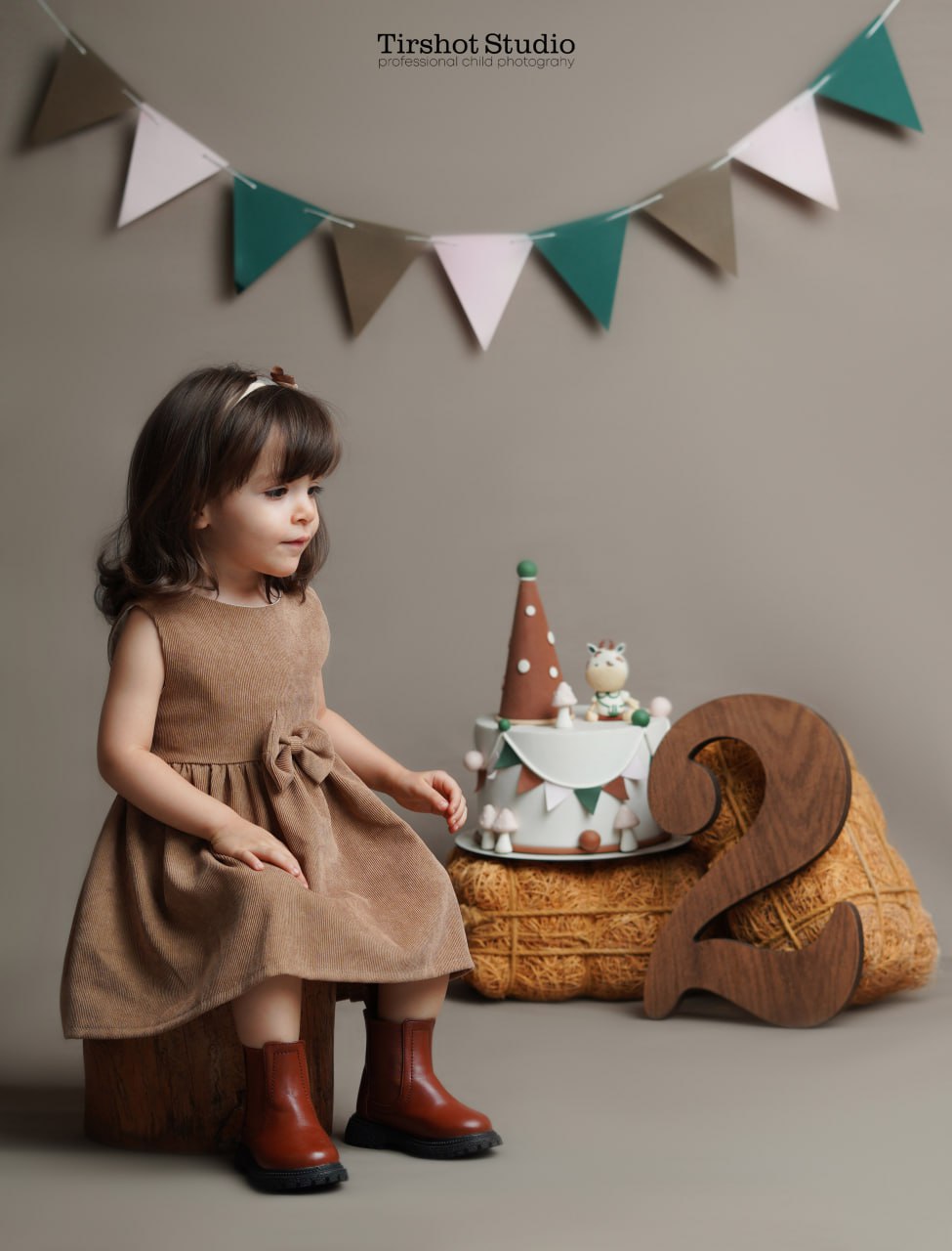 آتلیه کودک تیرشات | آتلیه کودک در چیتگر | دکور تگزاس و کابوی | تم کابوی | دکور کابوی | بهترین آتلیه کودک تهران | دکور تگزاس | آتلیه کودک | عکاسی کودک | عکس کودک