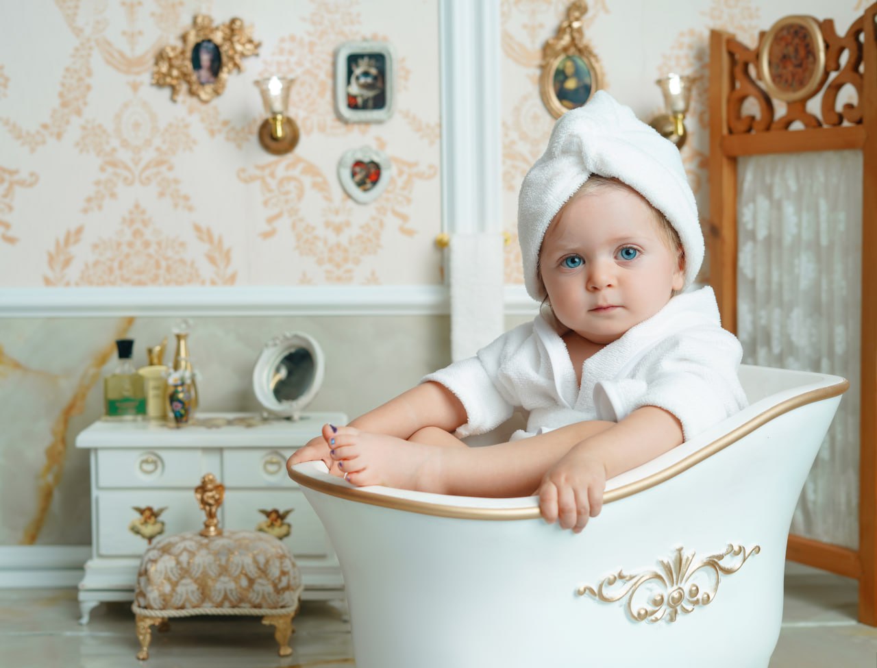 حمام سلطنتی؛ لوکس‌ترین دکور عکاسی کودک در آتلیه تیرشات | زیر 1 سال | عکاسی کودک زیر 1 سال | زیر یک سال | عکاسی نوزاد در استودیو تیرشات | عکاسی نوزاد | عکس نوزاد | بهترین آتلیه کودک در تهران | بهترین آتلیه عکاسی کودک در تهران | آتلیه کودک در چیتگر | عکس نوزادی | بهترین آتلیه نوزاد تهران | حمام سلطنتی | Royal bath