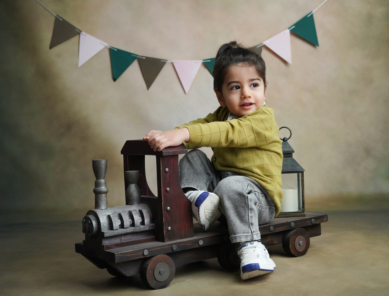 آتلیه کودک تیرشات | آتلیه کودک در چیتگر | دکور پسرونه | بهترین آتلیه کودک تهران | دکور پسرانه | آتلیه کودک | تم پسرونه | آتلیه کودک منطقه 22 | best child photography in tehran