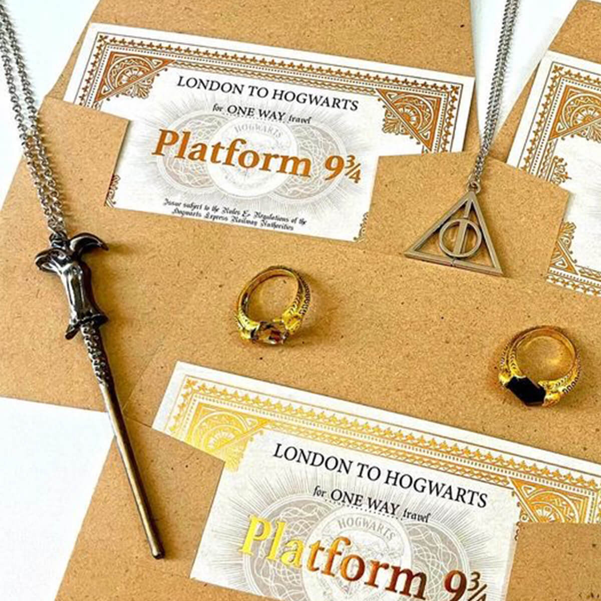 بلیت هاگوارتز 2 بلیت قطار هاگوارتز برای دکور عکاسی کودک – اکسسوری تم هری پاتر لباس دکور هری پاتر در آتلیه تیرشات